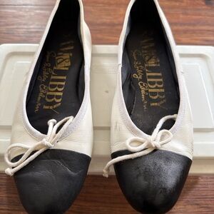 Sam & Libby Two-Tone Leather Ballet Flats Size 7.5M Black White Bow Cap Toe
